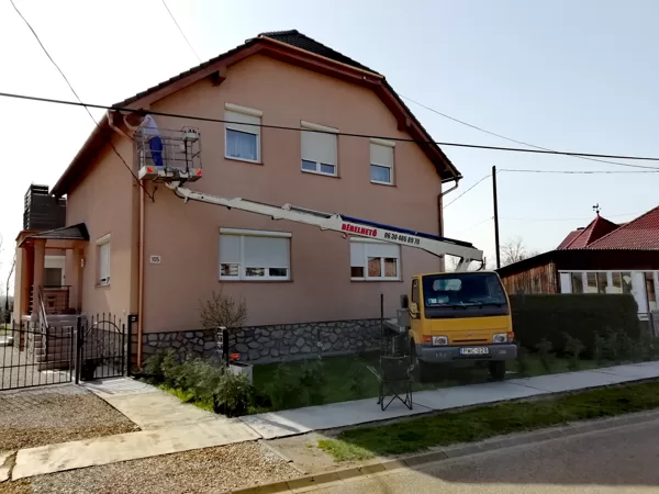 Emelőkosaras autó Kapuvár