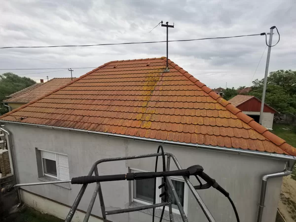 Tetőmosás emelőkosárból